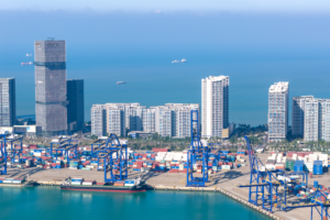 Hainan_Free_Trade_Port_Surpasses_100_000_Registered_Foreign_Trade_Entities