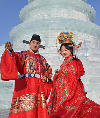 Hanfu_Enthusiasts_Illuminate_Winter_with_Ice_Sculpture_Tribute_to_Heritage video poster