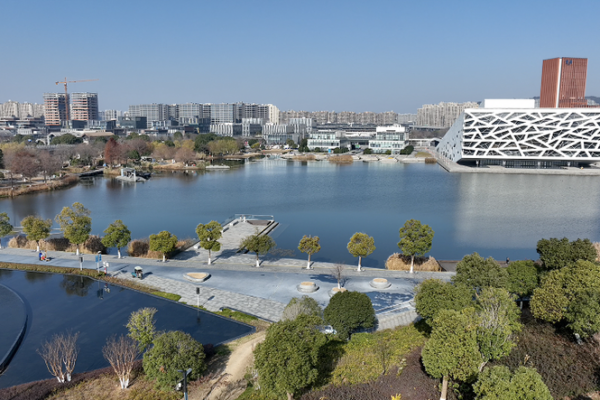 Hangzhou_s_E_Fashion_Town__Where_AI_Weaves_the_Future_of_Apparel