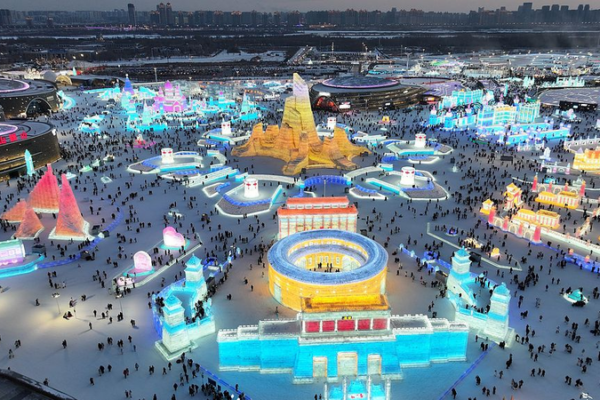 Harbin_s_2026_Ice_and_Snow_World_Breaks_Records_as_Global_Winter_Destination video poster