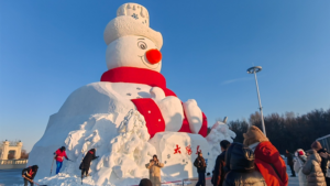 Harbin_s_23_8_Meter_Snowman_Sculpture_to_Star_in_2026_Spring_Festival_Gala video poster