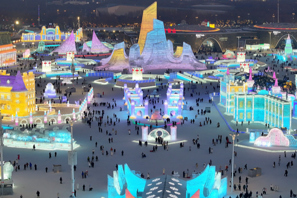 Harbin_s_Ice_and_Snow_World_Draws_Global_Crowds_in_2026_Season video poster