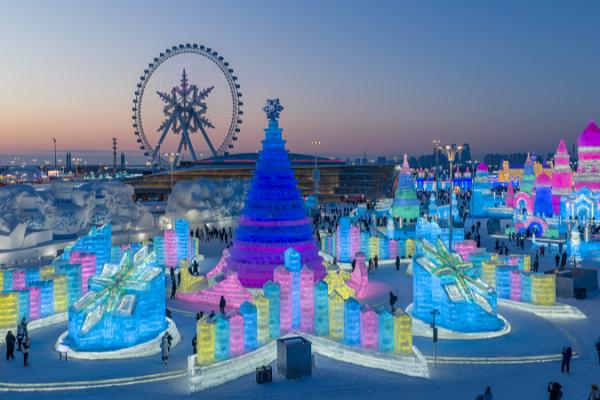 Harbin_s_Ice_and_Snow_World_Sets_Global_Record_with_2026_Theme_Park_Debut video poster