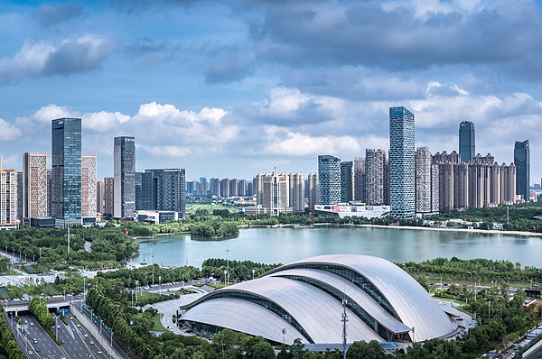 Hefei_s_Swan_Lake_Illuminates_Tradition___Innovation_at_2026_Spring_Festival_Gala video poster
