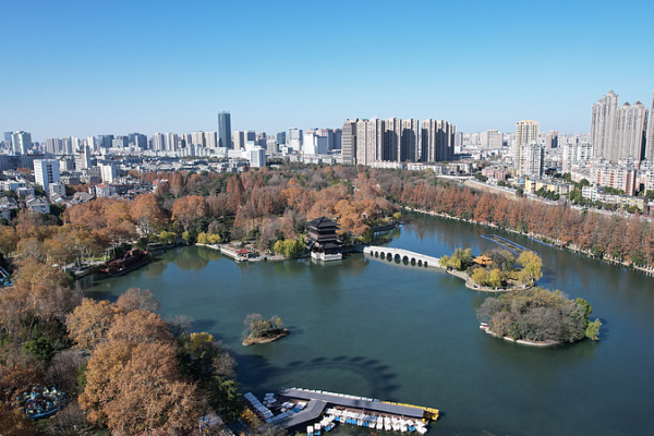 Hefei_s_Xiaoyaojin_Park_Shines_as_2026_Spring_Festival_Gala_Sub_Venue video poster