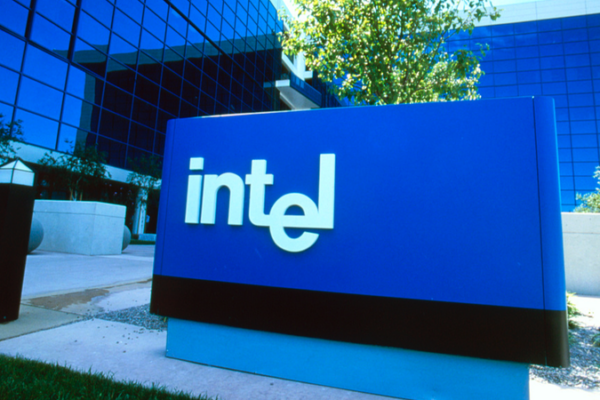 Intel_Debuts_Panther_Lake_AI_Chips_at_CES_2026__Targets_AMD_and_Nvidia_in_Semiconductor_Race