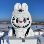 Labubu_Sculpture_Debuts_at_Harbin_s_Winter_Attraction_in_2026