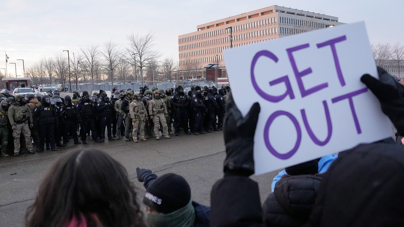 Minnesota_National_Guard_Deployed_Amid_Rising_Tensions_in_Minneapolis