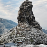 Mount_Fanjing_s_Winter_Rime_Captivates_Visitors_in_2026 video poster