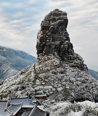 Mount_Fanjing_s_Winter_Rime_Captivates_Visitors_in_2026 video poster