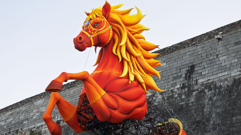 Nanjing_s_Giant_Horse_Lantern_Gallops_into_40th_Qinhuai_Festival - Khabar Asia Nanjing_s_Giant_Horse_Lantern_Gallops_into_40th_Qinhuai_Festival