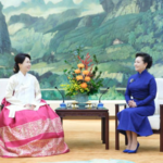 Peng_Liyuan_Hosts_ROK_First_Lady_in_Beijing_Tea_Dialogue