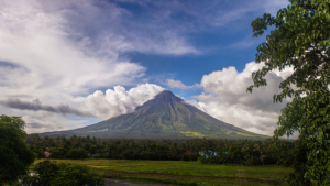 Philippines_Elevates_Mayon_Volcano_Alert_Amid_Rising_Activity