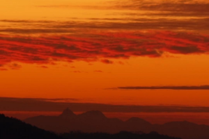 Golden Hour Majesty: Wuzhishan’s Sunset Draws Global Admiration video poster