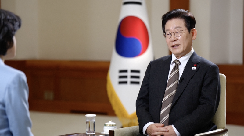 ROK_President_Lee_Stresses_China_Ties_Ahead_of_2026_State_Visit video poster