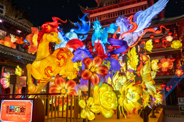 Shanghai_s_Yuyuan_Lantern_Festival_Illuminates_2026_with_Sino_French_Flair video poster