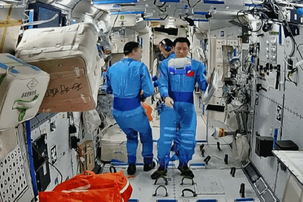Shenzhou_21_Crew_Advances_Space_Science_in_Orbit