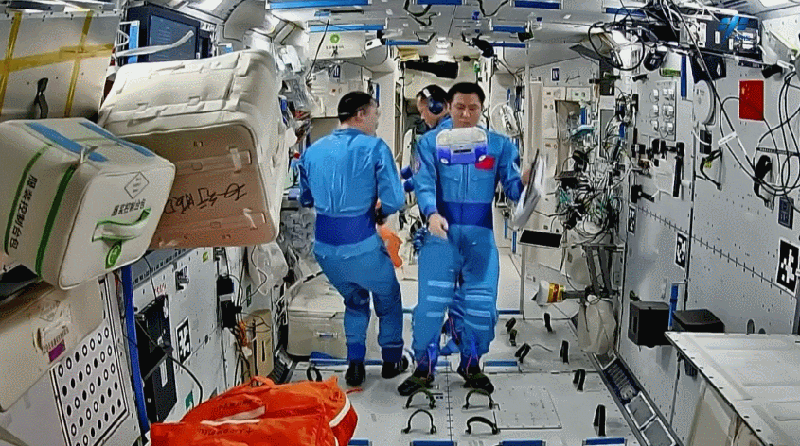 Shenzhou_21_Crew_Advances_Space_Science_in_Orbit