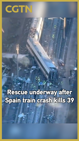 Spain_Train_Crash_Kills_39__Rescue_Operations_Intensify_poster - Khabar Asia Spain_Train_Crash_Kills_39__Rescue_Operations_Intensify video poster
