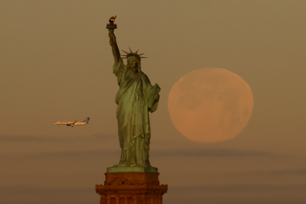 Trump_Administration_Expands_Immigration_Restrictions_Ahead_of_2026_Deadline