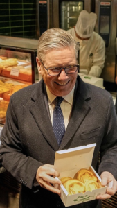 UK_PM_Starmer_Explores_Shanghai_s_Yuyuan_Garden__Highlights_Cultural_Ties video poster