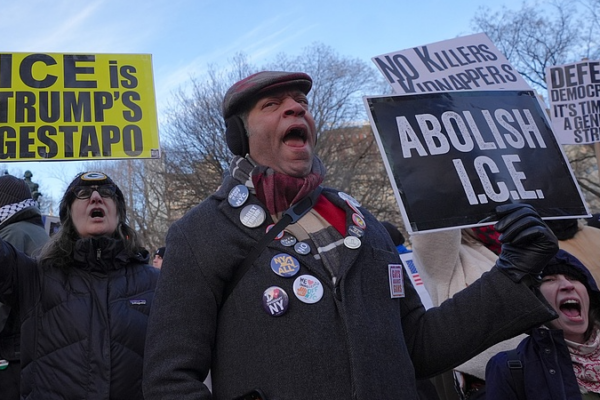 U_S__Immigration_Crackdown_Sparks_Nationwide_Protests_Amid_Rising_Tensions