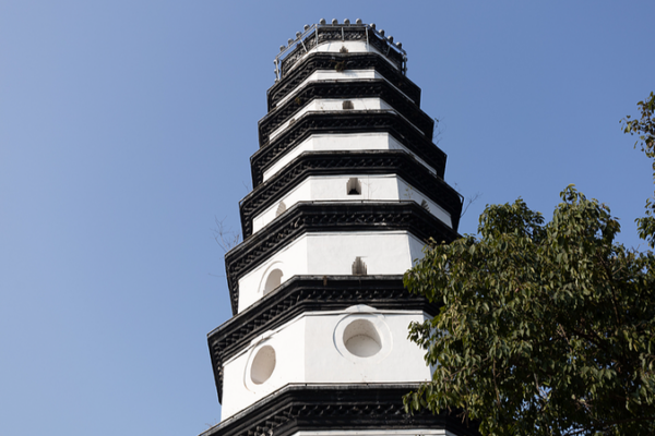 White_Tower_Mountain_Blends_History_and_Modernity_in_2026_Spotlight video poster