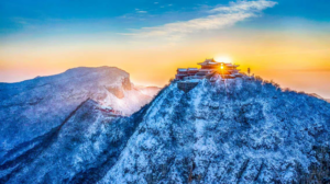 Yuntai_Mountain_Transforms_into_Winter_Fairyland_After_Snowfall video poster