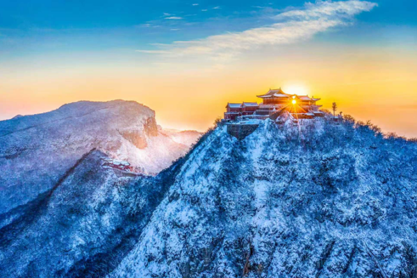 Yuntai_Mountain_Transforms_into_Winter_Fairyland_After_Snowfall video poster