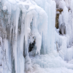Yuntai_Mountain_Transforms_into_Winter_Wonderland_After_Snowfall video poster