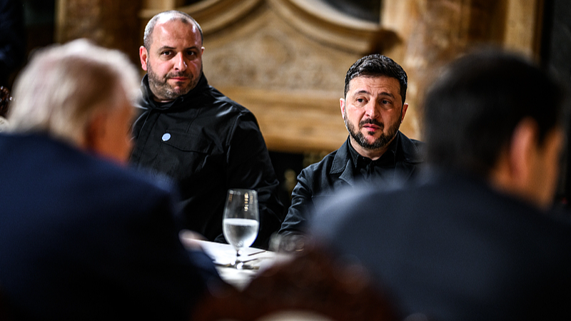 Zelenskyy_Pushes_for_Trump_Talks_Amid_Ukraine_Peace_Negotiations - Khabar Asia Zelenskyy_Pushes_for_Trump_Talks_Amid_Ukraine_Peace_Negotiations