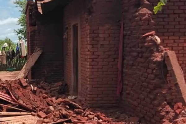 Zimbabwe_Floods_Claim_Over_80_Lives_as_Rains_Devastate_Communities video poster