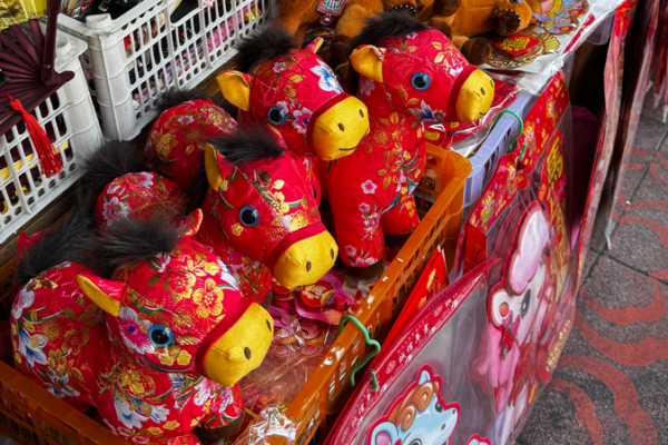 Bangkok_s_Chinatown_Welcomes_Year_of_the_Horse_with_Cultural_Fusion