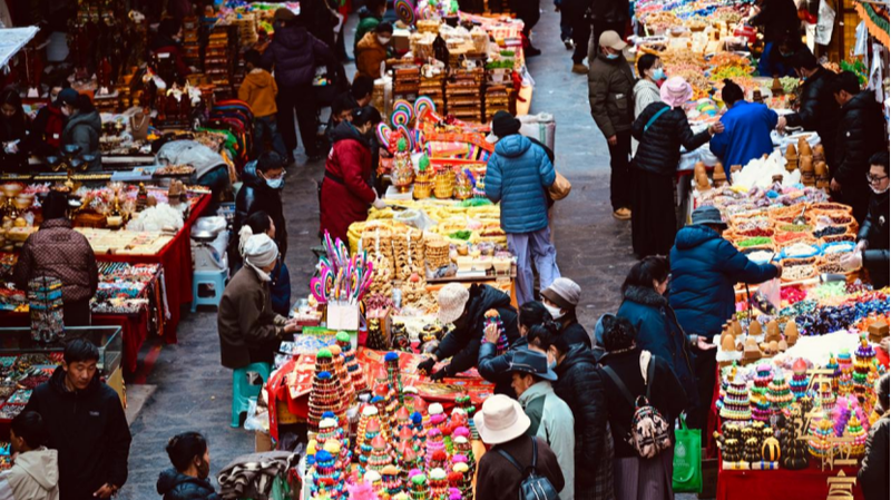 Barkhor_Old_Town_Prepares_for_Tibetan_New_Year_with_Festive_Traditions