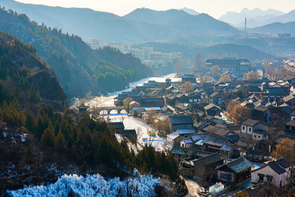Beijing_s_Gubei_Water_Town_Lights_Up_for_2026_Year_of_the_Horse_Festivities video poster
