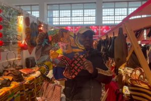 Beijing_s_New_Year_Market_Blends_Tradition_and_Global_Commerce video poster