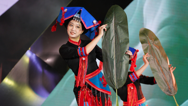 China_and_Vietnam_Celebrate_Spring_Festival_with_Cross_Border_Festivities video poster