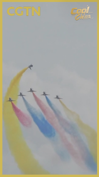 China_s_J_10C_Fighter_Jet_Steals_Spotlight_at_Singapore_Airshow_2026 video poster