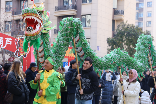 Chinese_New_Year_Draws_Global_Crowds_for_Immersive_Celebrations_in_2026 video poster