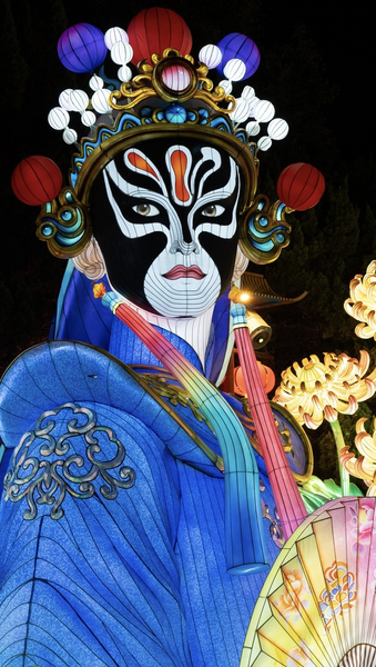 Greater_Bay_Area_Lantern_Festival_Blends_Tradition_with_Tech_Innovation video poster