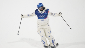 Gu_Ailing__Liu_Mengting_Advance_to_Milano_Cortina_2026_Big_Air_Final