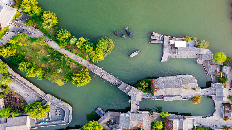 Gubei_Water_Town_Blends_History_and_Festivity_for_Year_of_the_Horse_Celebrations video poster