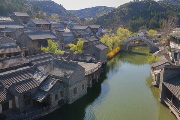 Gubei_Water_Town_Blends_Tradition_and_Modernity_for_2026_Spring_Festival video poster