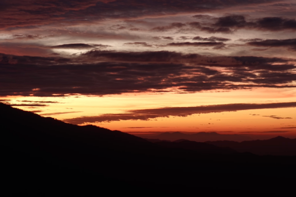 Hainan_s_Wuzhishan_Sunset__Where_Economic_Ambition_Meets_Ecological_Harmony video poster