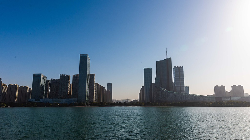 Hefei_s_Swan_Lake_Shines_as_Spring_Festival_Gala_Sub_Venue_in_2026 video poster