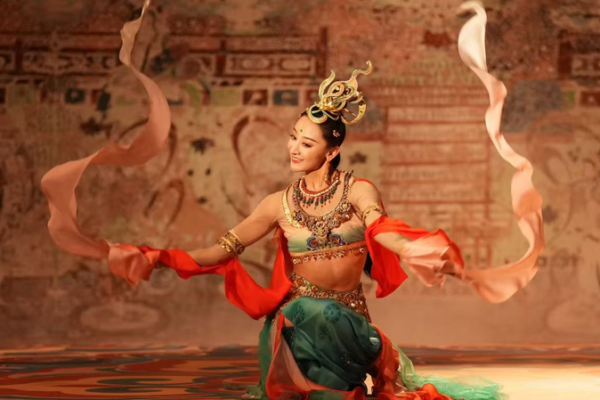 Hu_Xuan_Dance_Revived__A_Digital_Bridge_Between_Ancient_Silk_Road_and_Modern_Gaming