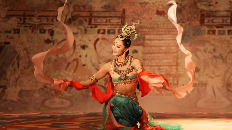 Hu_Xuan_Dance_Revived__A_Digital_Bridge_Between_Ancient_Silk_Road_and_Modern_Gaming