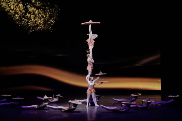 Hunan_s_Straw_Hat_Dance__Acrobats_Reimagine_Tradition_for_Lunar_New_Year_2026 video poster