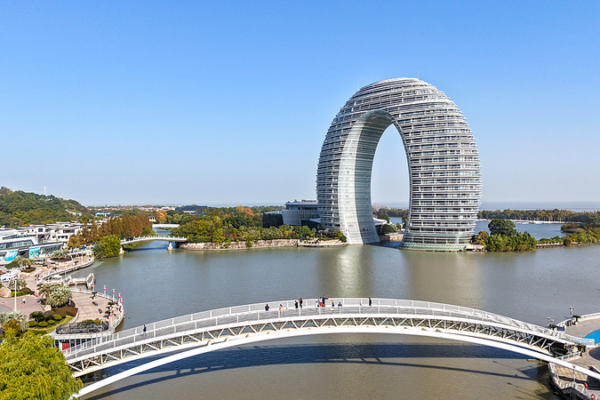 Huzhou_s_Moon_Square__Jiangnan_Beauty_Meets_2026_Spring_Festival_Gala video poster