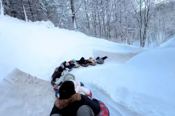 Liaoning_s_Winter_Tourism_Sparks_Economic_Revival_in_2026 video poster